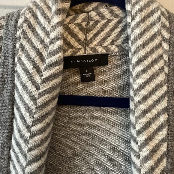 Super chic herringbone coatigan from Ann Taylor- excellent condition! - Picture 2 of 4